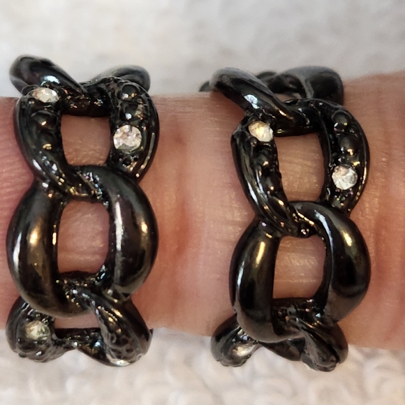 Black Chain Necklace and Earring Set.  Heavy black metal with elegant design. - Picture 6 of 6